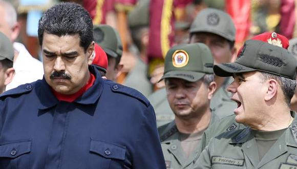 Maduro ordena regreso de militares a los cuarteles