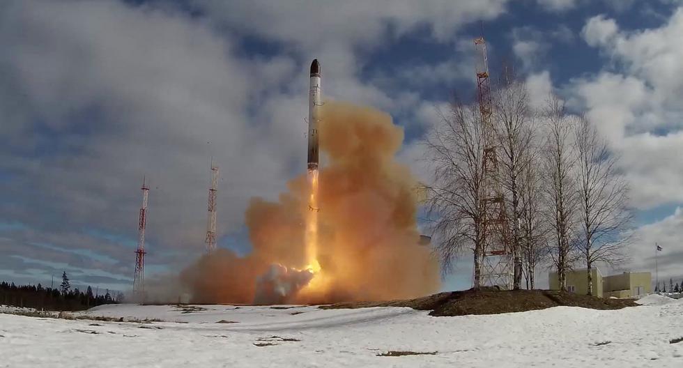 Imágenes del lanzamiento del Sarmat, el misil balístico intercontinental más letal de Rusia. REUTERS