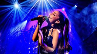 Instagram: por Navidad, Ariana Grande recuerda su niñez con video