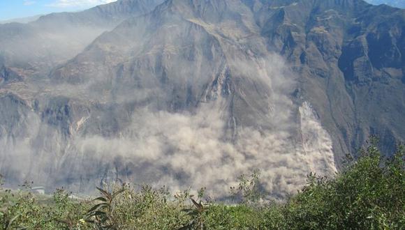 La polvareda&nbsp;originada por deslizamientos en el cerro Chamanayoc viene afectando a habitantes de Huancarama y Tamburco, así como la ciudad de Abancay.&nbsp;(Foto: Facebook/Fuerza Informativa/TV Digital)