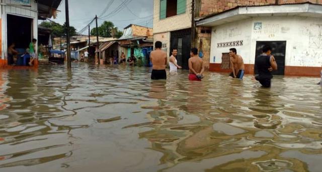 Cientos de familias de Iquitos quedaron inundados luego de una torrencial lluvia sucedida esta madrugada, informó el Senamhi (Foto: Daniel Carbajal)