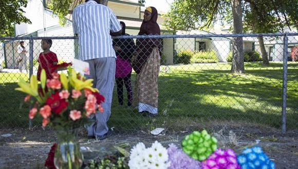 Familiares de víctimas del ataque en Idaho. (Foto: AP/Meiying Wu)