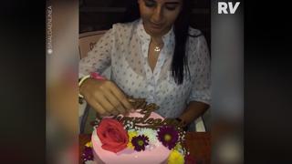 Recibe una torta por su cumpleaños con una increíble sorpresa en su interior [VIDEO]