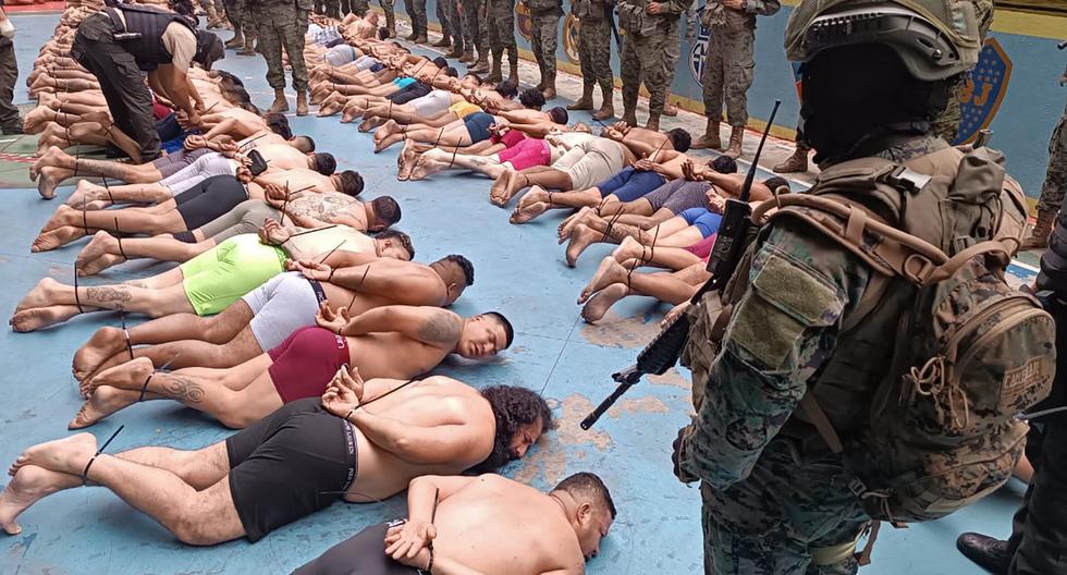 Fotografía publicada por las Fuerzas Armadas de Ecuador tomada durante una operación en la Penitenciaría Zonal No 8 en Guayaquil, el 12 de agosto de 2023. (AFP).