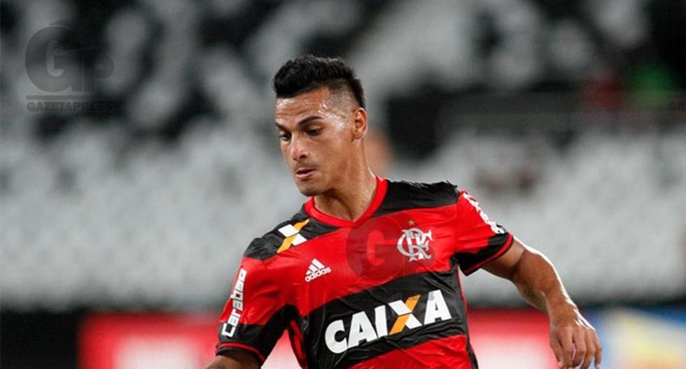Miguel Trauco es titular en el partido de Flamengo ante Vasco da Gama y cumple una buena labor. (Foto: Gazeta Press)