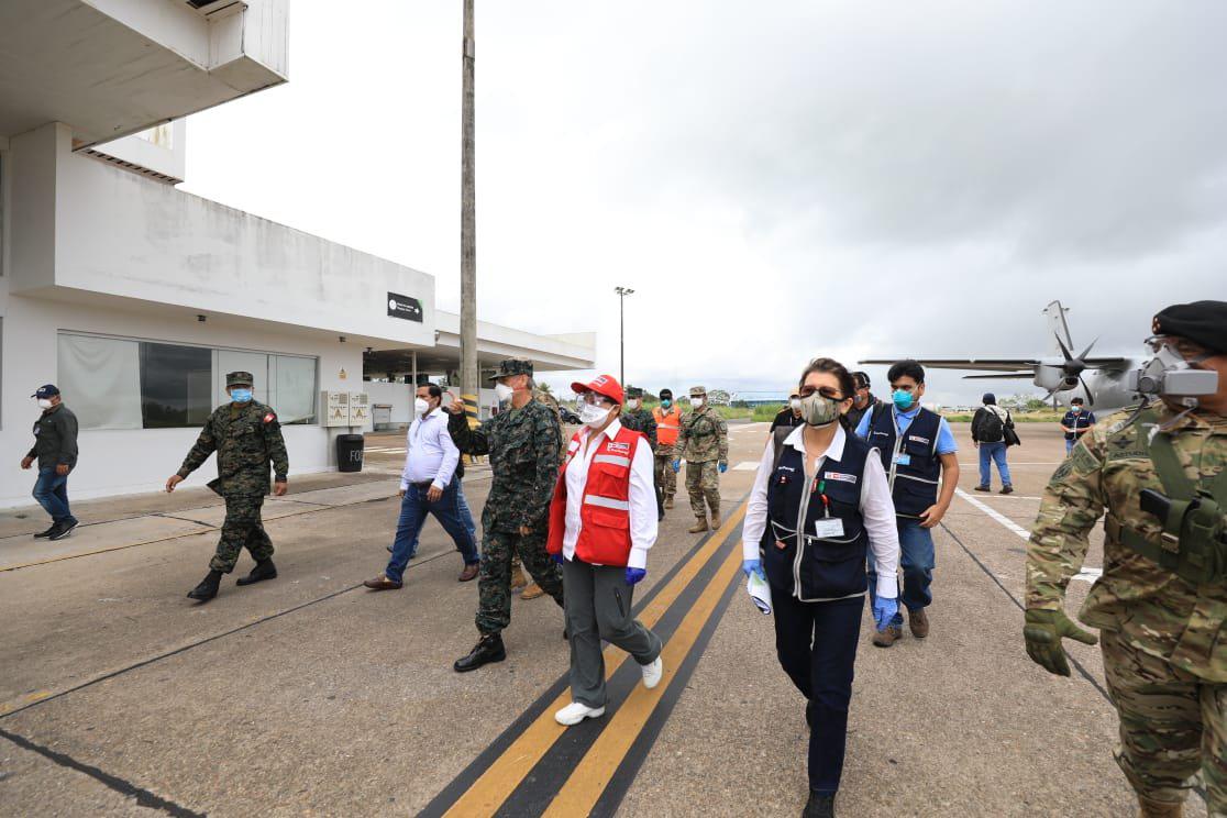 Iquitos. La jefa del Comando Covid-19 llegó a esta ciudad acompañada de la ministra de la Producción, Rocío Barrios, y también con el jefe del Comando Conjunto de las Fuerzas Armadas, general César Astudillo.(Ministerio de la Producción)