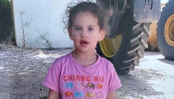 Abigail Edan aparece en esta foto familiar. Militantes de Hamas irrumpieron en su kibutz, mataron a sus padres y se la llevaron de regreso a Gaza. (Foto: Tal Edan vía AP )