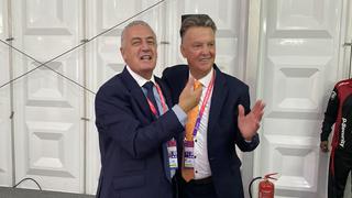 Van Gaal saludó personalmente a Alfaro por la actuación de Ecuador: “Merecieron ganar”