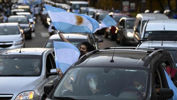 Sepa aquí a cuánto se cotiza el dólar en Argentina este 5 de noviembre de 2020. (Foto: AFP)