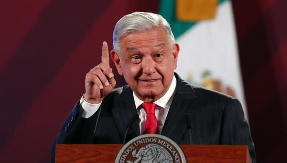 El presidente de México, Andrés Manuel López Obrador, habla durante una rueda de prensa hoy, en el Palacio Nacional de Ciudad de México (México). (Foto: EFE/Isaac Esquivel)