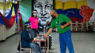 Elecciones en Venezuela: continúa la apertura de centros de votación con cuatro horas de retraso