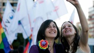 Chile: Homosexuales podrán legalizar sus uniones desde octubre