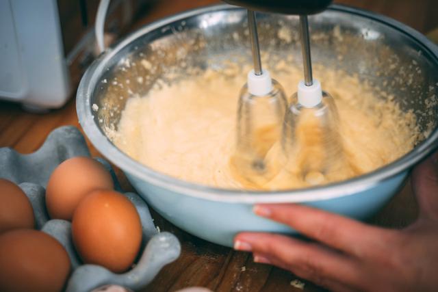 Comer cualquier tipo de masa o pasta cruda, ya sea de pan, galletas, pizza o tortilla, podría hacer que tú y tus hijos se enfermen. (Taryn Elliott|Pexels)