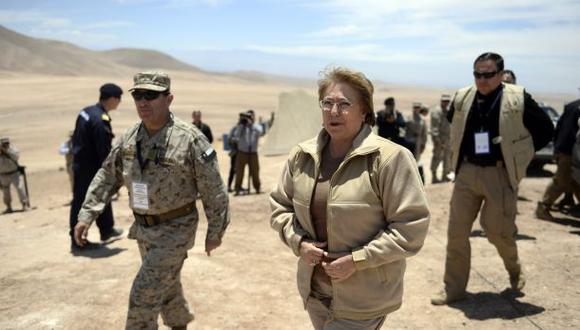 Bachelet asistió a ejercicio militar cerca de frontera con Perú