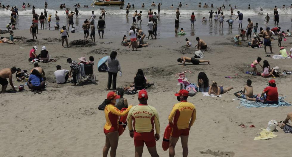 El fin de semana pasado, se reportó una gran presencia de veraneantes en las playas. Según el Gobierno, esto se quiere evitar que se repita y así prevenir los contagios. (Foto: Leandro Britto/ GEC)