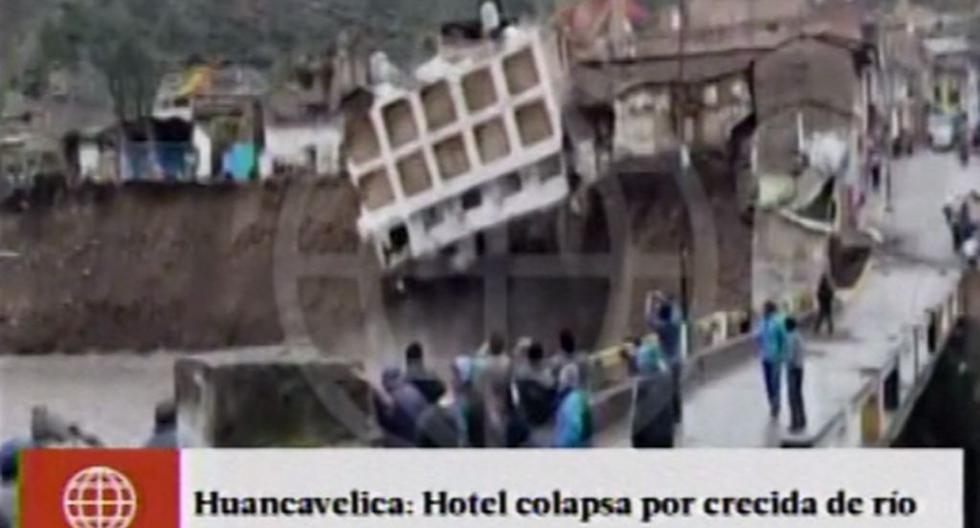 Hotel colapsó tras intensas precipitaciones en Huancavelica. (Foto: América TV)