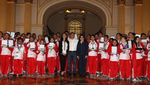 Olimpiadas Especiales: atletas fueron premiados en Palacio