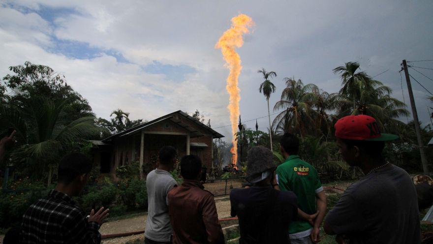 El accidente ocurrió de madrugada durante el proceso de extracción en un yacimiento ilegal de la población Pasir Puti. (Foto: Reuters)