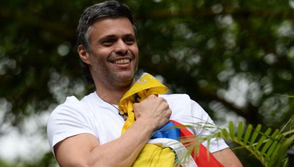 Leopoldo López, protagonista de las grandes protestas del 2014 en Venezuela, está en arresto domiciliario desde el 2017.