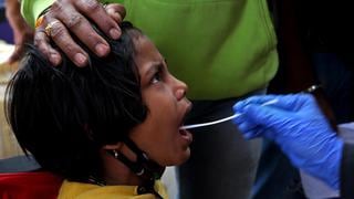 La India supera los 117.000 casos diarios de coronavirus, que aumentan a un ritmo sin precedentes