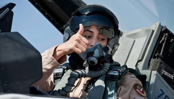 La mujer piloto que bombardea a terroristas del Estado Islámico