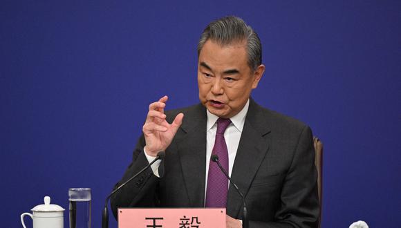 El Ministro de Relaciones Exteriores de China, Wang Yi, asiste a una conferencia de prensa para la Segunda Sesión de la 14.ª Asamblea Nacional Popular (ANP) en Beijing el 7 de marzo de 2024. (Foto de Pedro Pardo / AFP)