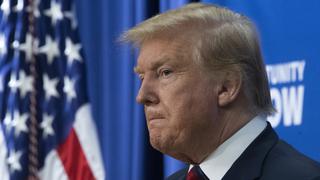 Trump dice que "podría haber despedido a todos" en investigación por trama rusa