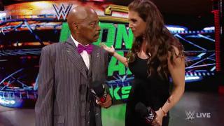 WWE Raw: Teddy Long está de vuelta para dirigir SmackDown