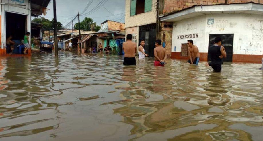 Cientos de familias de Iquitos quedaron inundados luego de una torrencial lluvia sucedida esta madrugada, informó el Senamhi (Foto: Daniel Carbajal)