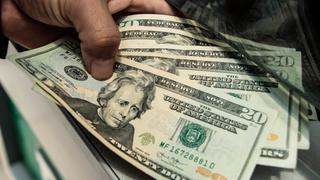 Dólar: Tipo de cambio baja al cierre por ofertas de las divisas de empresas