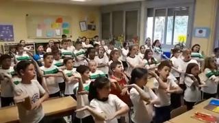 El inusual método de estos escolares para que aprendan geometría se vuelve viral