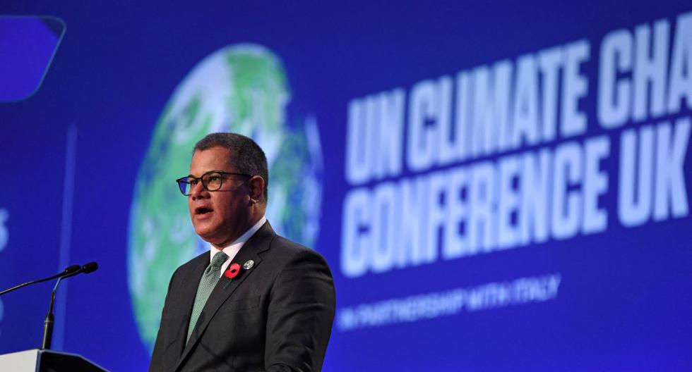 El presidente de la COP26, Alok Sharma, pronuncia su discurso de apertura de la cumbre en Glasgow, Escocia, el 31 de octubre de 2021. (DANIEL LEAL-OLIVAS / AFP).