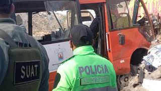 Arequipa: choque de una coaster contra vivienda deja más de 17 heridos | VIDEO