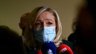 Marine Le Pen defiende su derecho a la “libertad de expresión” en juicio por tuitear fotos violentas del Estado Islámico