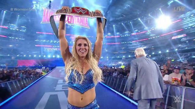 WrestleMania 32: Charlotte ganó el nuevo campeonato femenino - 1