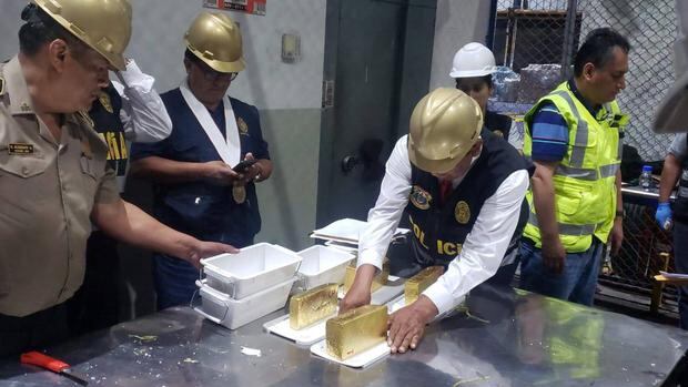Oro incautado durante un operativo en el que se descubrió que los mineros ilegales de Pataz usaban el Reinfo para ‘legalizar’ el oro ilegal. Foto: PNP Medio Ambiente.