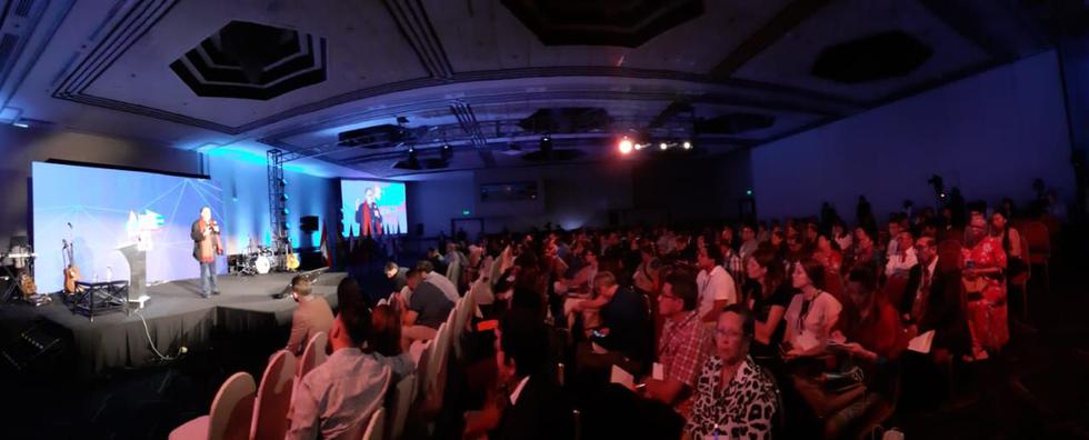 El Comercio constató que más de la mitad del auditorio del Hotel Los Delfines –que tiene sillas para más de 650 personas– se encuentra lleno. (Foto: Jonathan Castro)