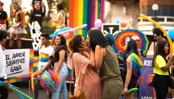 La película "Encintados", una comedia de temática LGBTQ+ peruana, llega a los cines este 26 de mayo.