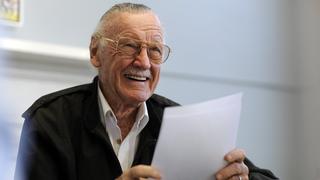 Stan Lee niega ser víctima de maltrato, amenaza con demanda