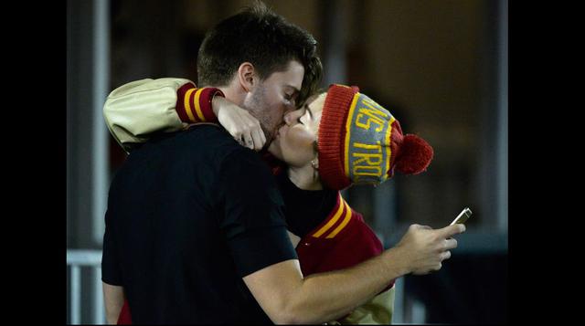 Miley Cyrus y Patrick Schwarzenegger: así fue el beso 'selfie'  - 1