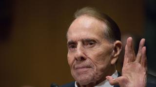 Excandidato presidencial estadounidense Bob Dole revela que tiene cáncer en fase avanzada