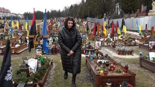 El drama de las viudas y los amputados de guerra en Ucrania