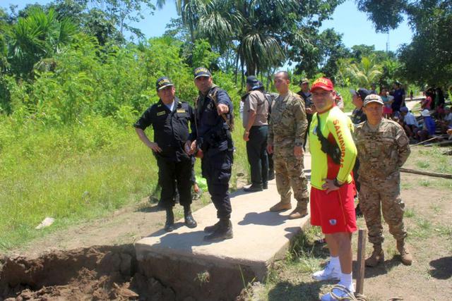 El jefe de la IV Región Policial de Loreto, general PNP Carlos Chong Campana, informó que continúa la búsqueda de los agentes desaparecidos en el río Amazonas (Foto: Daniel Carbajal)
