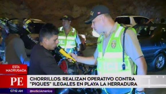 PNP realizó operación contra ‘piques’ ilegales en la playa La Herradura. (Foto: Captura América Noticias)