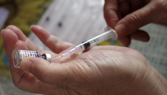 La nueva vacuna ha sido creada bajo un nuevo enfoque denominado "vacunología proactiva", en la que los científicos crean una vacuna antes incluso de que aparezca el patógeno causante de la enfermedad.