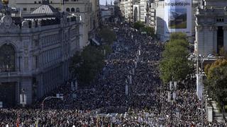 España: 200.000 manifestantes marchan en Madrid en defensa del sistema de salud público