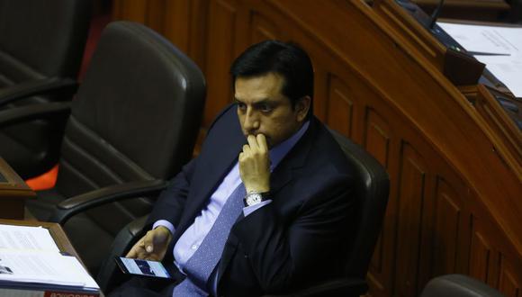 Gilbert Violeta argumentó que el motivo de este proyecto de ley es otorgar a los legisladores el mismo trato que poseen el presidente o los vicepresidentes de la República. (Foto: Hugo Pérez / El Comercio)