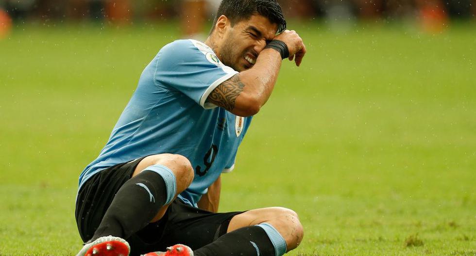Luis Suárez erró su disparo en la tanda de penales que protagonizaron Perú y Uruguay. | Foto: Getty