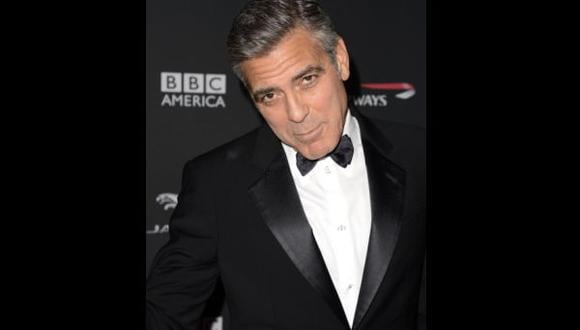 George Clooney sortea una cita para apoyar a entidad benéfica