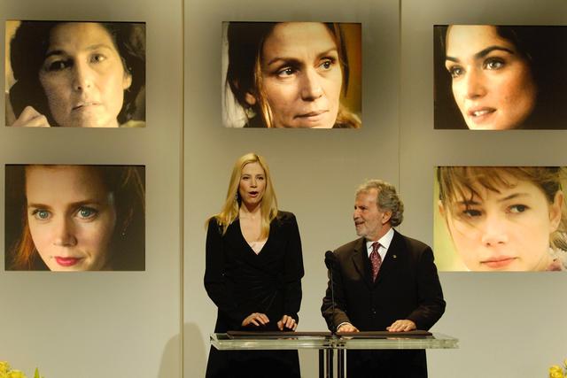 Dirigida por Ang Lee, Williams compartió en “Secreto en la Montaña” roles con su ex pareja Heath Ledger y Jake Gyllenhaal y fue nominada a todos los premios importantes de ese año:  Oscar, Globo de Oro, Bafta, SAG, como Mejor actriz de reparto.